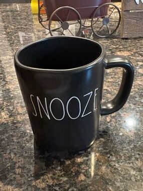 Rae Dunn SNOOZE Mug